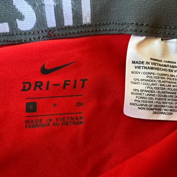 New with Tag Woman’s Nike Shorts with Brown Ivy League Logo - Picture 3 of 6